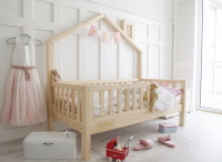 Domečková postel Bali Plotek