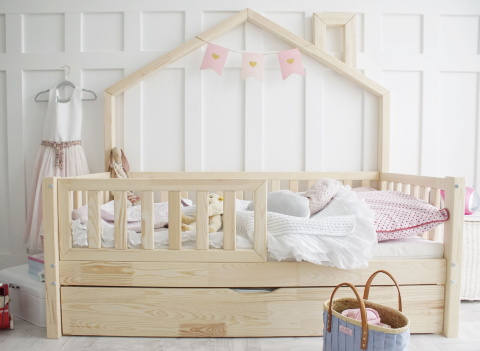 Domečková postel Bali Plotek Plus