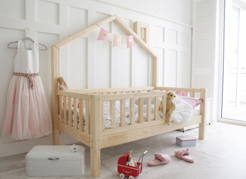 Domečková postel Bali Plotek